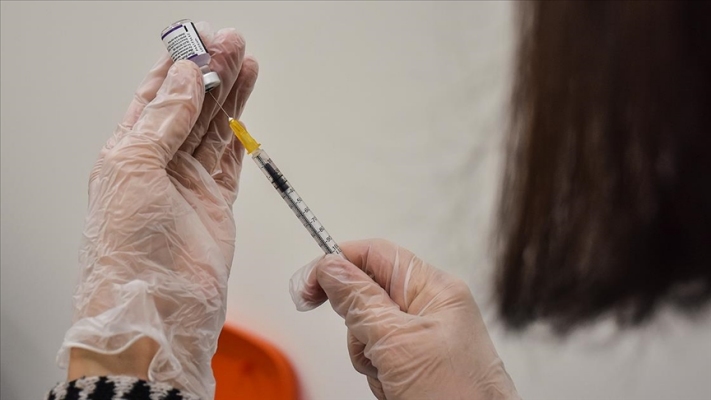 Vaka sayılarını artıran Omicron'a karşı 'aşılarınızı tamamlayın' uyarısı