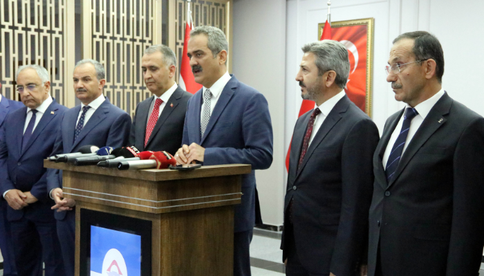Bakanı Özer'den Kur'an'a saygısızlıkla ilgili açıklama