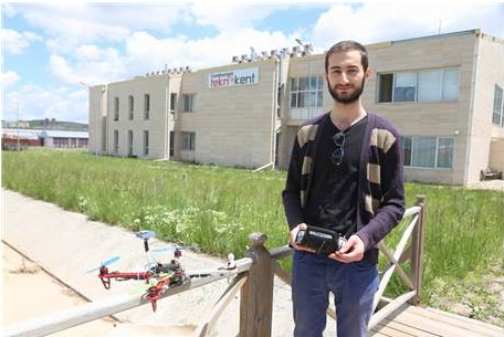 Üniversite Öğrencisi 'Drone' Üretti