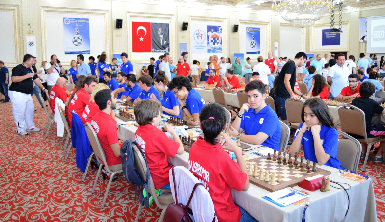 Türkiye İş Bankası Süper Satranç Ligi’nde   zirve mücadelesi