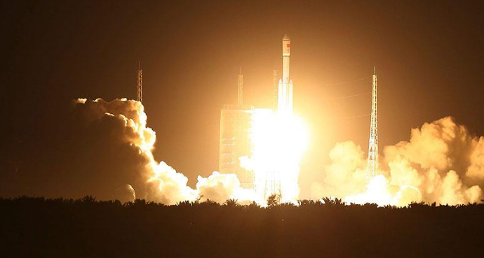 Çin'den uzaya 'Uzun Yürüyüş -7' roketi