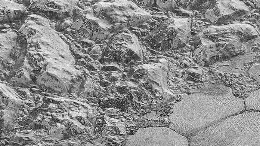 NASA'dan yeni Plüton görüntüleri