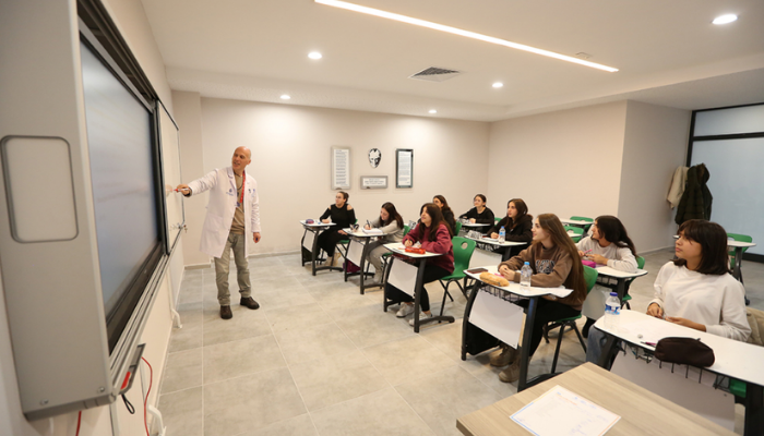 İBB'den kentteki depremzede öğrencilere ücretsiz kurs