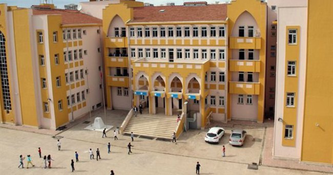 Sur'da tek binaya 4 okul yerleşti