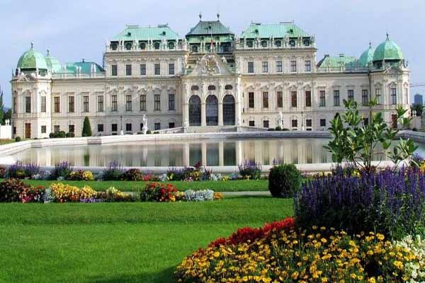 Öğrenciler ucuz ve iyi bir eğitim için Viyana'yı tercih ediyor