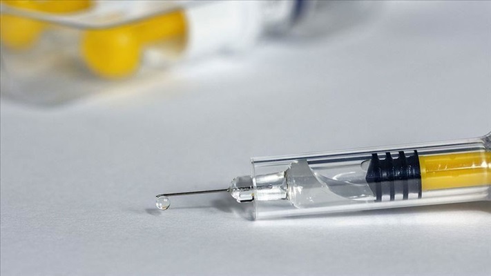 İngiltere'de Kovid-19'a karşı geliştirilen potansiyel aşının klinik denemelerine başlanacak