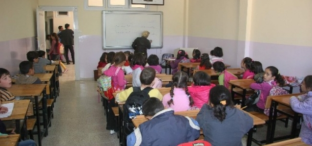 Suriyeli öğrenciler için eğitim merkezi açıldı