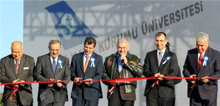İzmir'de Hava Ulaştırma Fakültesi Açıldı