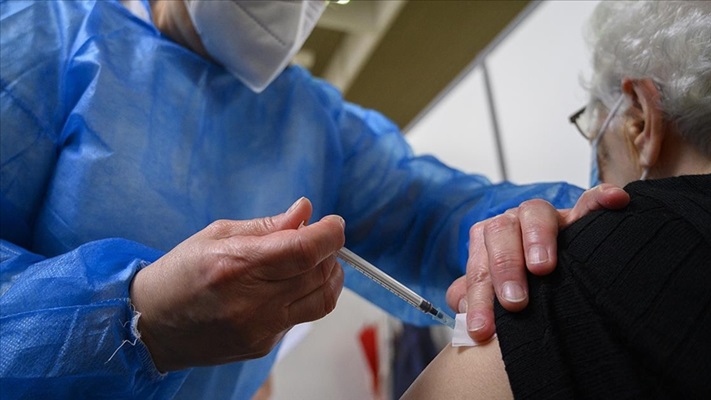 Dünya genelinde 2 milyar 49 milyon dozdan fazla Kovid-19 aşısı yapıldı
