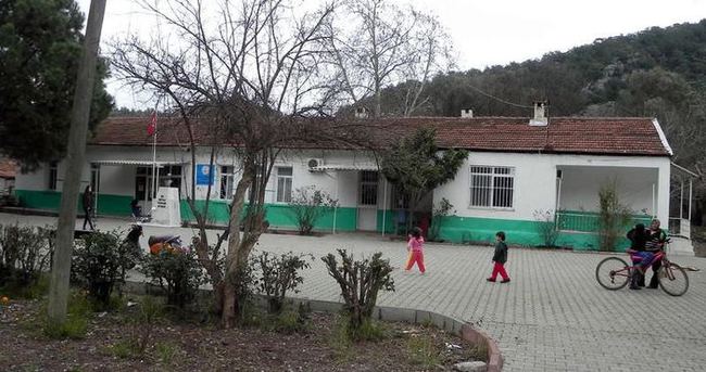 Öğrenci Sayısı 7'ye Düşen 70 Yıllık Okul Kapatıldı