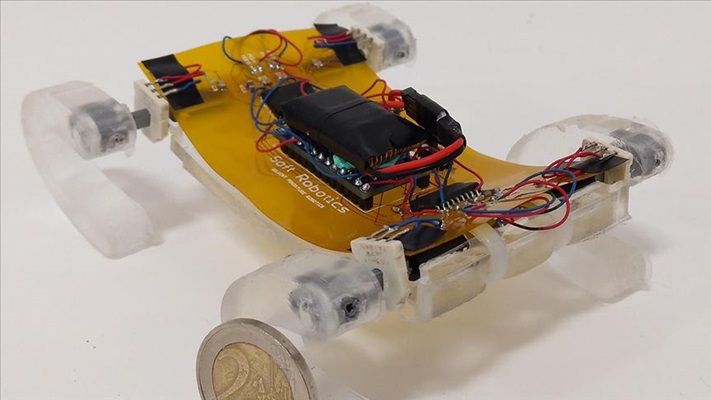 Türk araştırmacılar göçük altında kalanlara ulaşabilecek minyatür robot geliştirdi