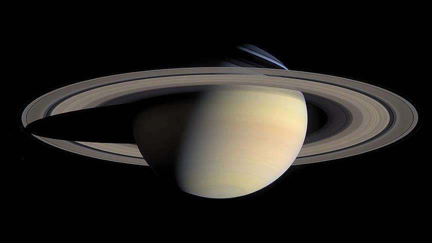Satürn'ün halkaları hızla yok oluyor