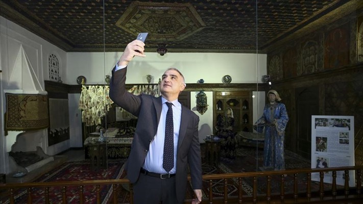 Bakan Ersoy Müzede Selfie Günü etkinliğine katıldı