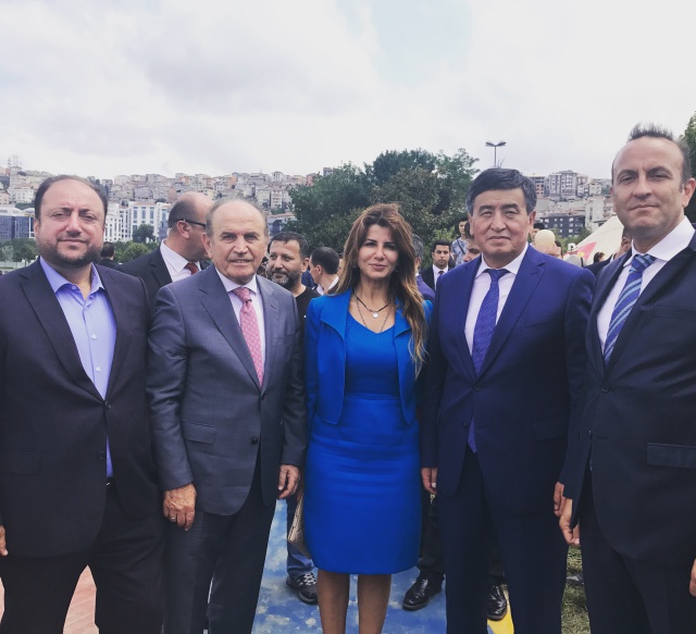 Kırgızistan Başbakanı Manas Heykelinin açılışını gerçekleştirdi